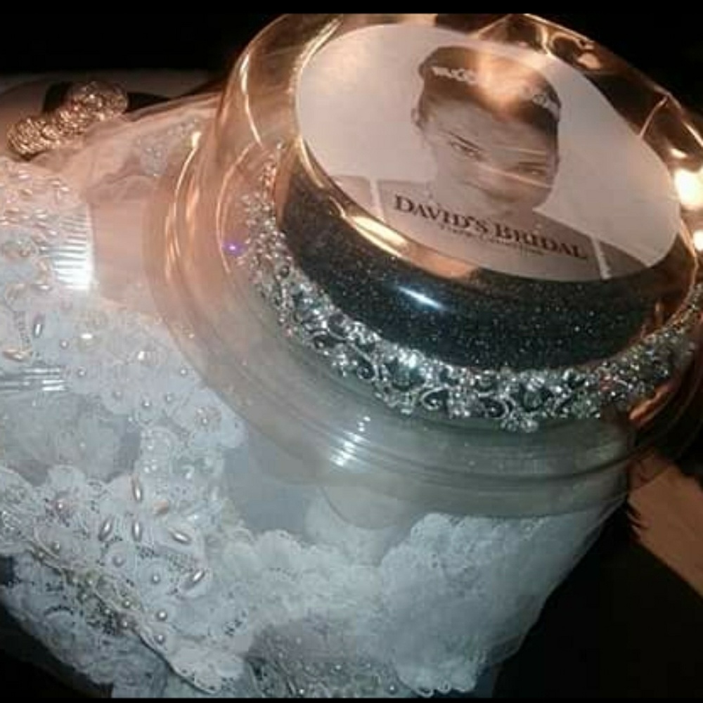 White Sparkling Pearl Veil With Crown